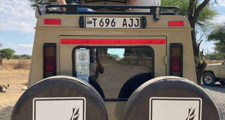 Safari de 5 días y 4 noches en Tanzania - Lappet Faced Safaris 1