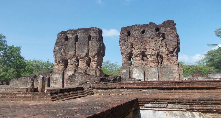 Sri Lanka Solo Female Travel - Holiday Lanka Tours 3