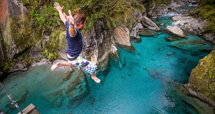 18 Day 'Ruru' National Select Tour - Stray Travel 1