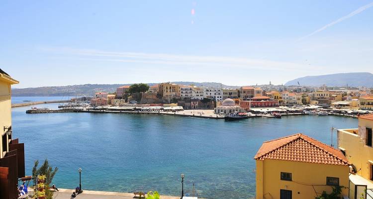 Circuit de 11 jours sur les îles de Santorin, Crète et Rhodes avec croisière privée au cap Sounio - Private Tours Greece 7