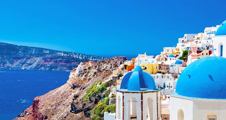 Naviguez en Grèce : De Mykonos à Santorin - Intrepid Travel 1