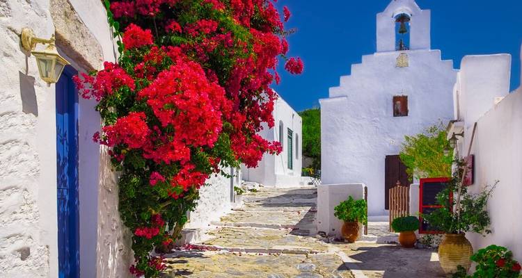 Naviguez en Grèce : De Mykonos à Santorin - Intrepid Travel 8