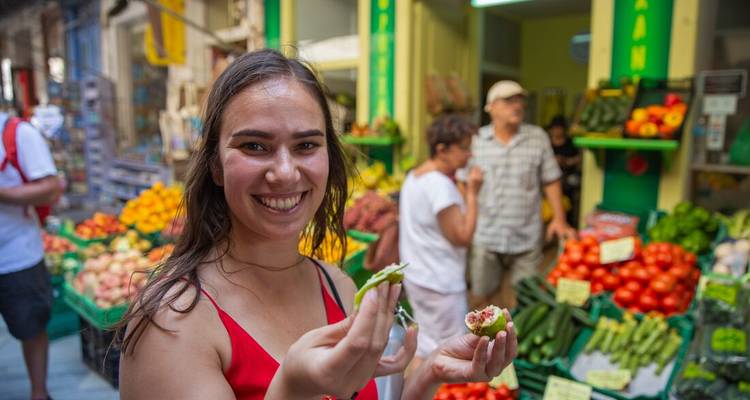Naviguez en Grèce : De Santorin à Mykonos - Intrepid Travel 3