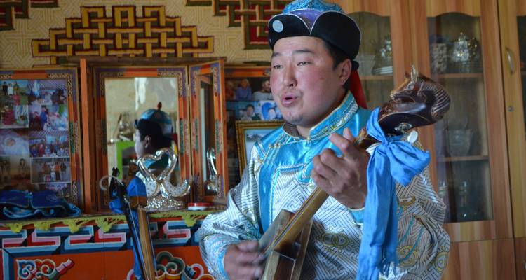 ¡Festival Naadam y senderismo en Mongolia 2023! - Discover Altai 1