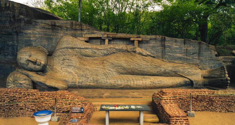 Classic Sri Lanka Round Trip with Beach Vacation on the Southwest Coast or in the Maldives (from Negombo to Male) - Indochina Travels 1