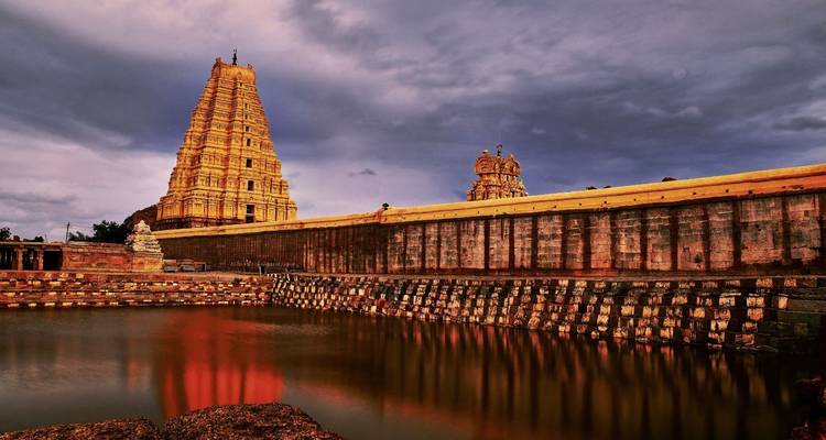 Voyage privé de 4 jours à Hampi, site de l'UNESCO, au départ de Delhi, avec vols - Adreva Trotter Pvt Ltd 2