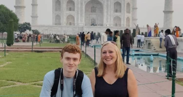 Excursión al Amanecer del Taj Mahal con Elefante Wildlife SOS desde Delhi - Travel Creators Of India 3