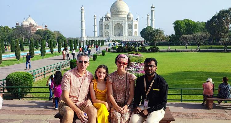 Excursión al Amanecer del Taj Mahal con Elefante Wildlife SOS desde Delhi - Travel Creators Of India 2