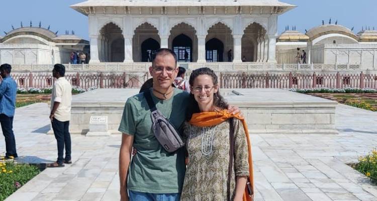 Excursión al Amanecer del Taj Mahal con Elefante Wildlife SOS desde Delhi - Travel Creators Of India 9