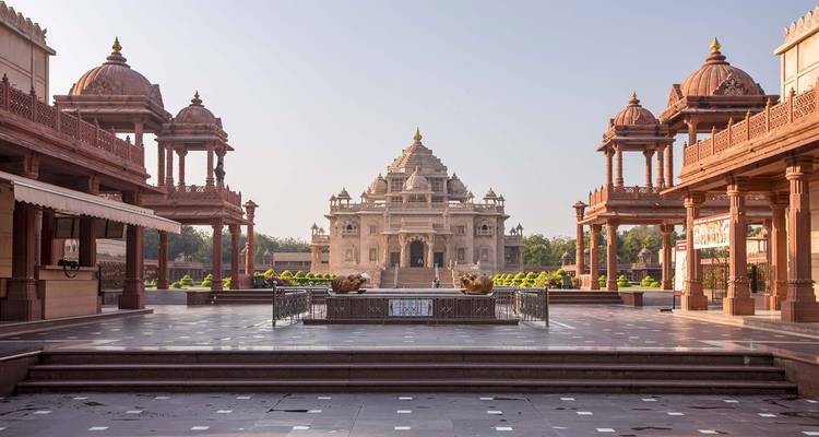 Excursión Privada de un Día a los Templos y Lugares Espirituales de la Vieja Delhi - Travel Creators Of India 1