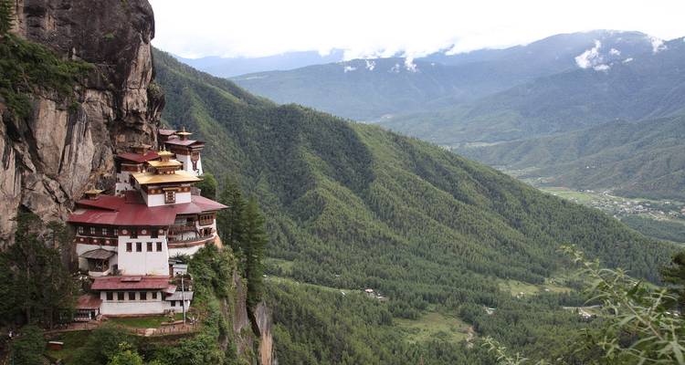 9 Days Authentic Bhutan Tour By Local Guides - Bhutan Acorn Tours & Travel 3