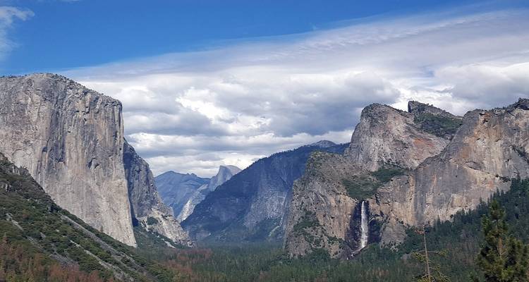 Hiking and Backpacking Yosemite's North Rim - Intrepid Travel 3
