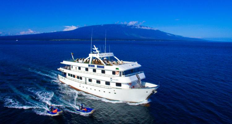 Yate Solaris - Un crucero naturalista único en la vida - 5 días - Cami Adventures 1