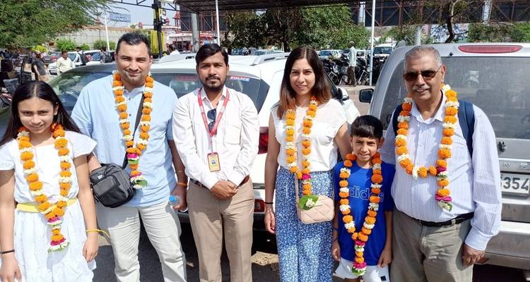 Desde Pune: circuito privado nocturna al Taj Mahal con vuelo y hotel - Travel Creators Of India 1
