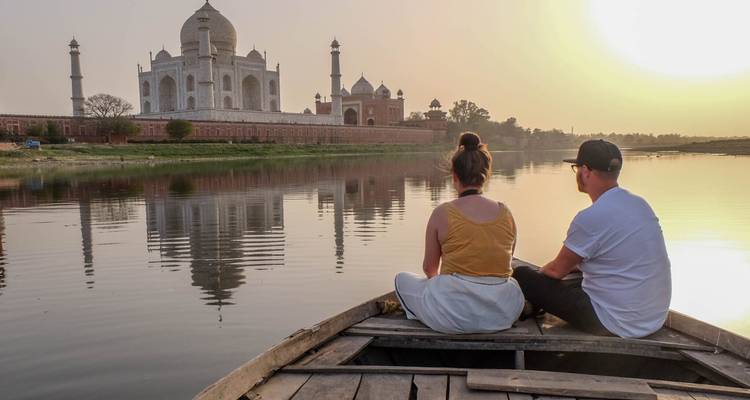 Desde Chennai: circuito privado nocturna al Taj Mahal con vuelo y hotel - Travel Creators Of India 9
