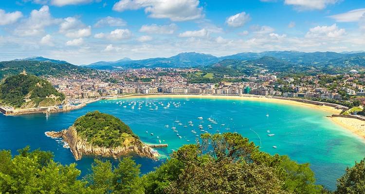 Panoramic view of San Sebastian city and bay.