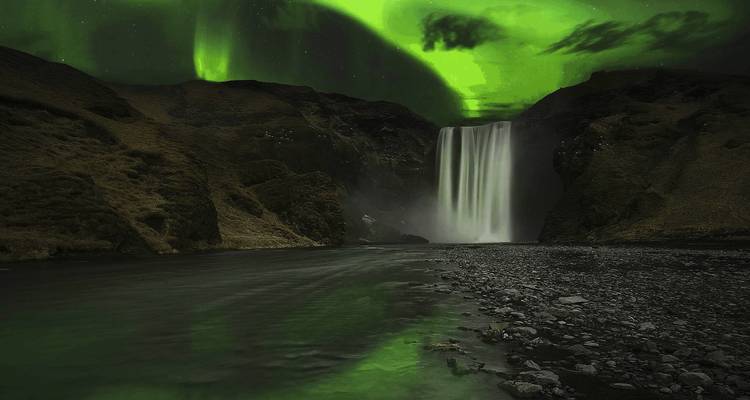 Chasse aux puissances cachées et aux aurores boréales - Iceland Travel 8