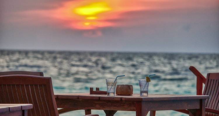 Tailor-Made Maldives Holiday at Thoddoo, Daily Departure & Private Guide - Agate Travel 4