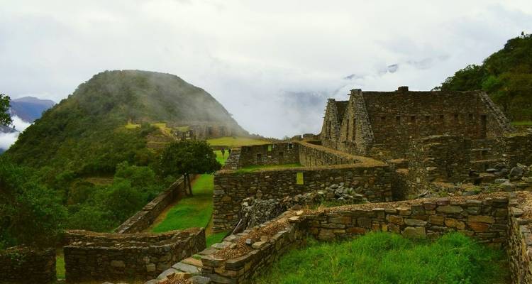 Choquequirao a Vilcabamba y Machu Picchu - Unu Raymi Expeditions 3