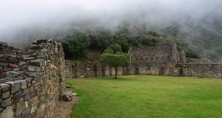 Choquequirao a Vilcabamba y Machu Picchu - Unu Raymi Expeditions 6