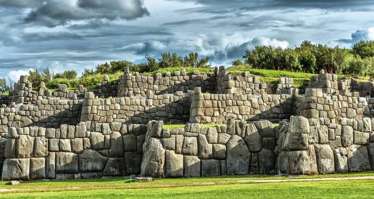 Le meilleur du Pérou et de la Bolivie Budget : Lima, Cusco, Vallée Sacrée, Machupicchu, Montagne Arc-en-ciel, Lac Humantay ou Circuit VTT : Moray et mines de sel, lac Titicaca, Copacabana, Sun Island, salines d'Uyuni et tous les lagons - Peru Trek 4 Good 4