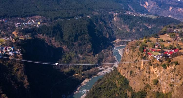 Saut à l'élastique de Kushma, le deuxième plus haut saut à l'élastique du monde - Friendship Nepal Tours & Travels P. Ltd. 1