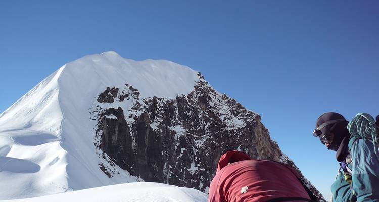 Ascensión al pico de la Carpa - Tharpu Chuli - Peregrine Treks and Expedition Pvt Ltd 2