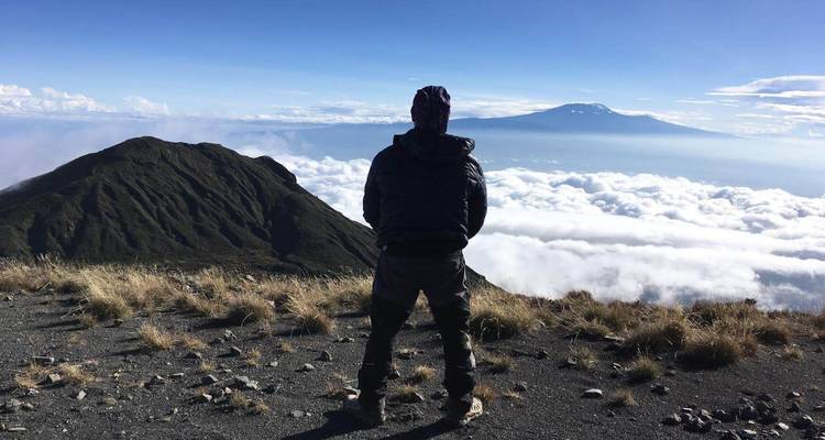 3 Días | Escalada al Monte Meru - Migration Venture Africa  1