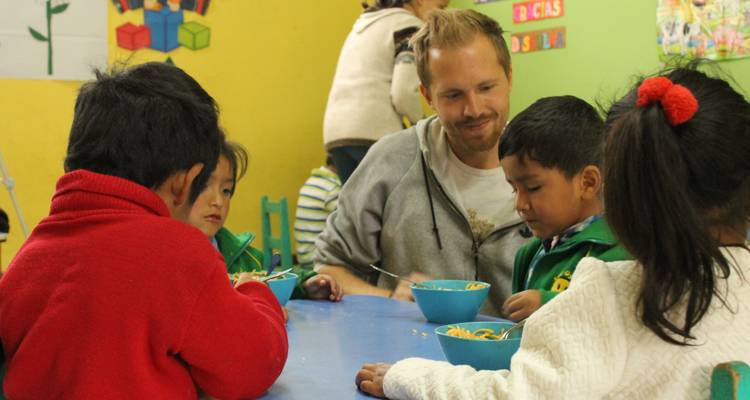 Programa de voluntariado para el cuidado de niños en Cusco - PVTravels 10
