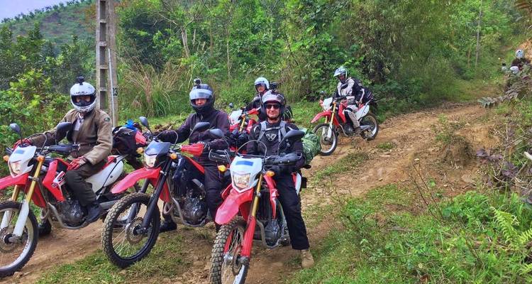 Circuit spectaculaire en moto dans le nord du Vietnam vers Ha Giang, le lac Ba Be et Bao Lac à Cao Bang - DNQ Travel 4