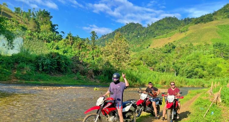 Circuit spectaculaire en moto dans le nord du Vietnam vers Ha Giang, le lac Ba Be et Bao Lac à Cao Bang - DNQ Travel 2