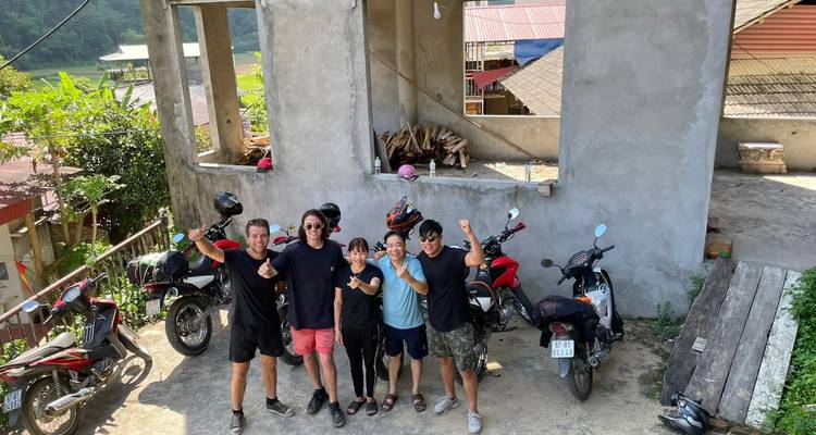 Increíble excursión en moto por Vietnam a los lagos Thac Ba y Ba Be - DNQ Travel 6