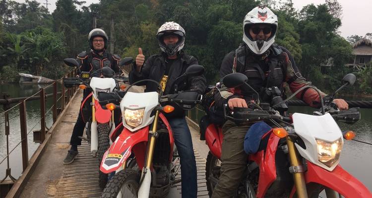 Increíble excursión en moto por Vietnam a los lagos Thac Ba y Ba Be - DNQ Travel 2