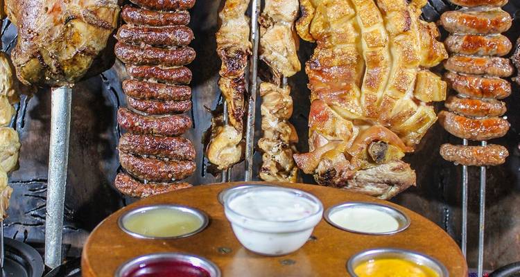 Experiencia de carne a la barbacoa en el restaurante carnívoro almuerzo / cena - Samson's Safaris 8