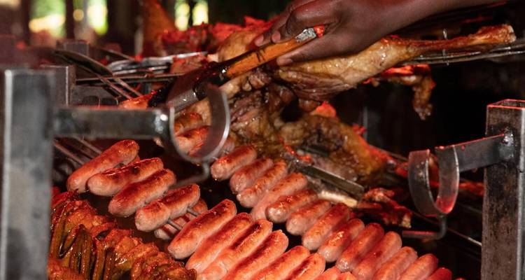 Experiencia de carne a la barbacoa en el restaurante carnívoro almuerzo / cena - Samson's Safaris 9