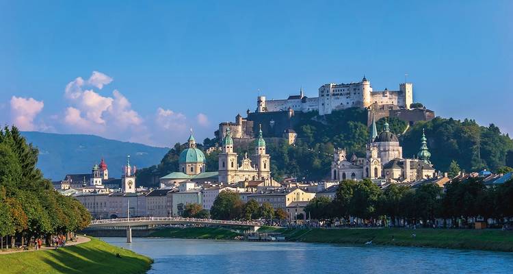 Paysage urbain de Salzbourg avec la forteresse de Hohensalzburg.