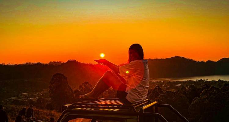 Excursion privée en jeep au lever du soleil sur le mont Batur et aventure dans la lave noire - Krisna Bali Trekking 1
