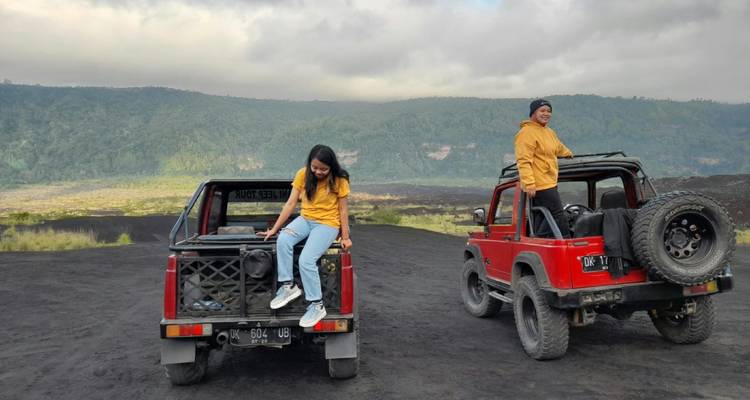 Excursion privée en jeep au lever du soleil sur le mont Batur et aventure dans la lave noire - Krisna Bali Trekking 2
