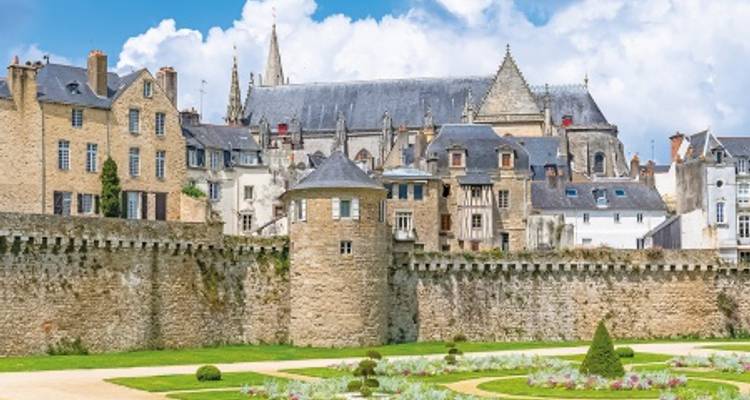 La bella Bretaña y la opulencia real en el Loira - CroisiEurope River Cruises 10
