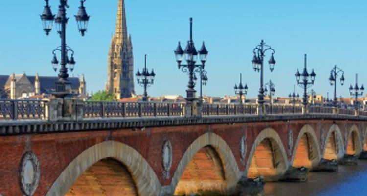 Du Pays basque français à Bordeaux - Une cuisine française raffinée au pied des Pyrénées et une croisière à la découverte de Bordeaux et de ses environs. - CroisiEurope River Cruises 1