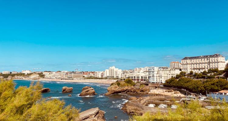 From the French Basque Country to Bordeaux - Fine French cuisine at the foot of the Pyrenees and an escapade in the Gironde (port-to-port cruise) - CroisiEurope River Cruises 1