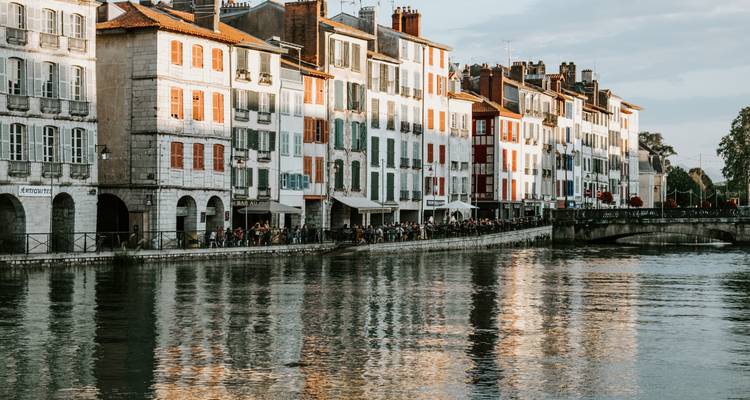 From the French Basque Country to Bordeaux - Fine French cuisine at the foot of the Pyrenees and an escapade in the Gironde (port-to-port cruise) - CroisiEurope River Cruises 3