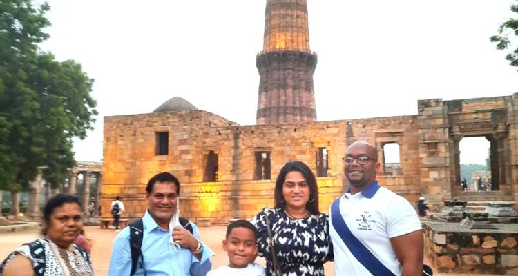 Excursión al Triángulo de Oro con Clase de Cocina y Taj Mahal al Amanecer/Puesta de Sol - Joyful Holidays 7