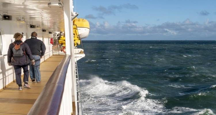 Greenland Summer Explorer - Cruising Under the Midnight Sun - Hurtigruten 5