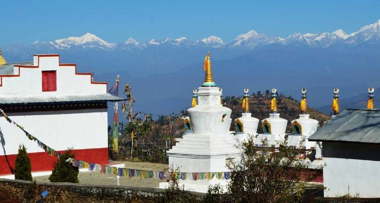 Visita la cueva de meditación Temal del Gurú Rimpoche Padmashambava - Amazing Authentic Treks  2