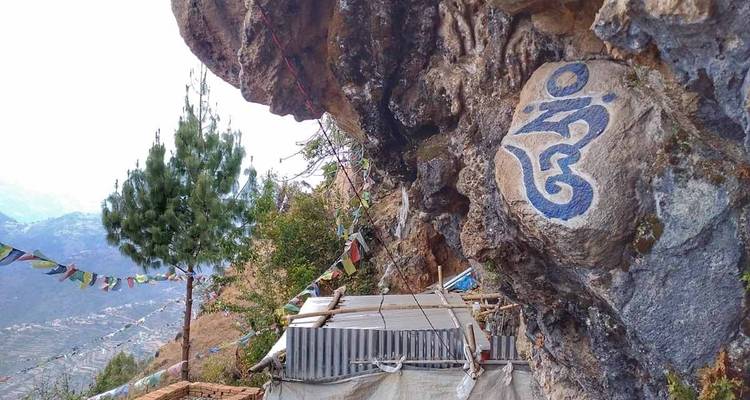Visita la cueva de meditación Temal del Gurú Rimpoche Padmashambava - Amazing Authentic Treks  6