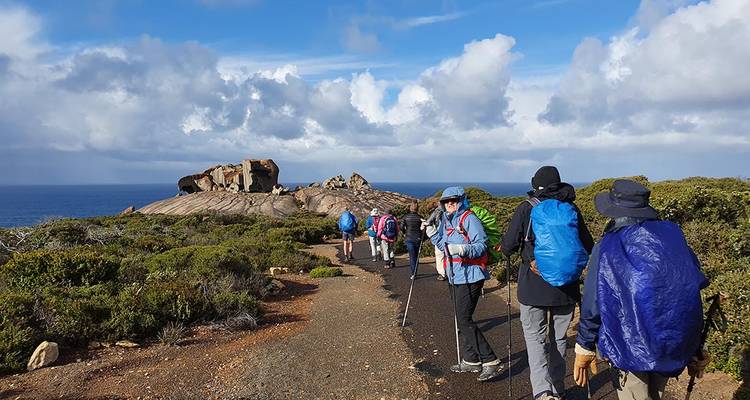 Recorre a pie el sendero salvaje de la isla Canguro - Intrepid Travel 1