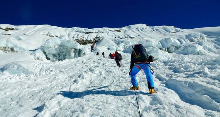 Higher. Further. Wilder. Everest 3-Pass Trek - DIAMIR Erlebnisreisen 8