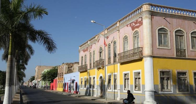 Entre le désert de Namibe, les montagnes Chela et le Kunene - DIAMIR Erlebnisreisen 10