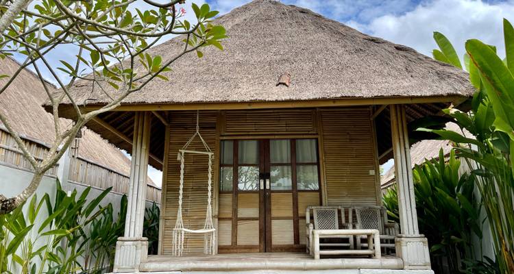 Retraite de yoga de 4 jours dans des bungalows en bambou avec jardins privés, Nusa Lembongan - Bali Bucket List Tours 8